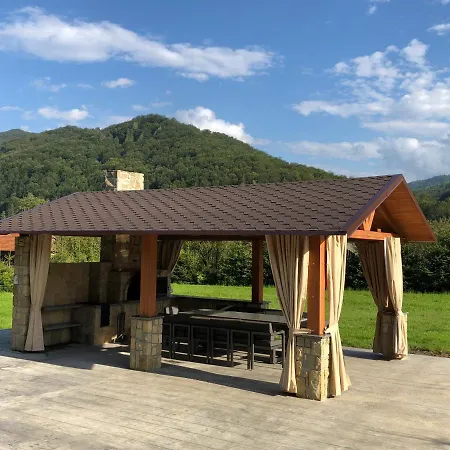 брусний View House *