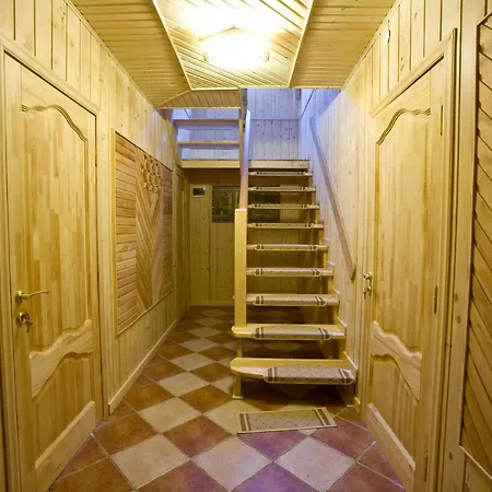 брусний View House * Sheshory